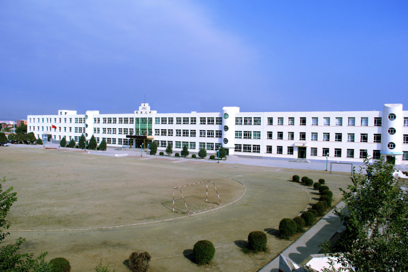 突泉县第三中学全景图_副本.jpg